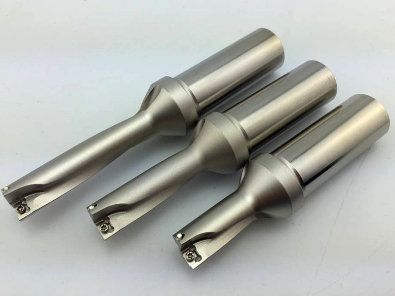 u鉆打深孔能不能用g83？