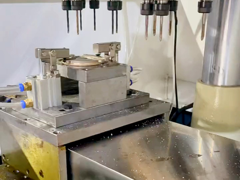 鉆攻機攻牙為什么會一次攻到底？