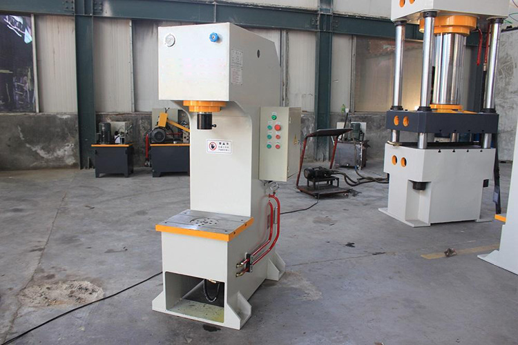 單柱導(dǎo)軌液壓機(jī)簡介